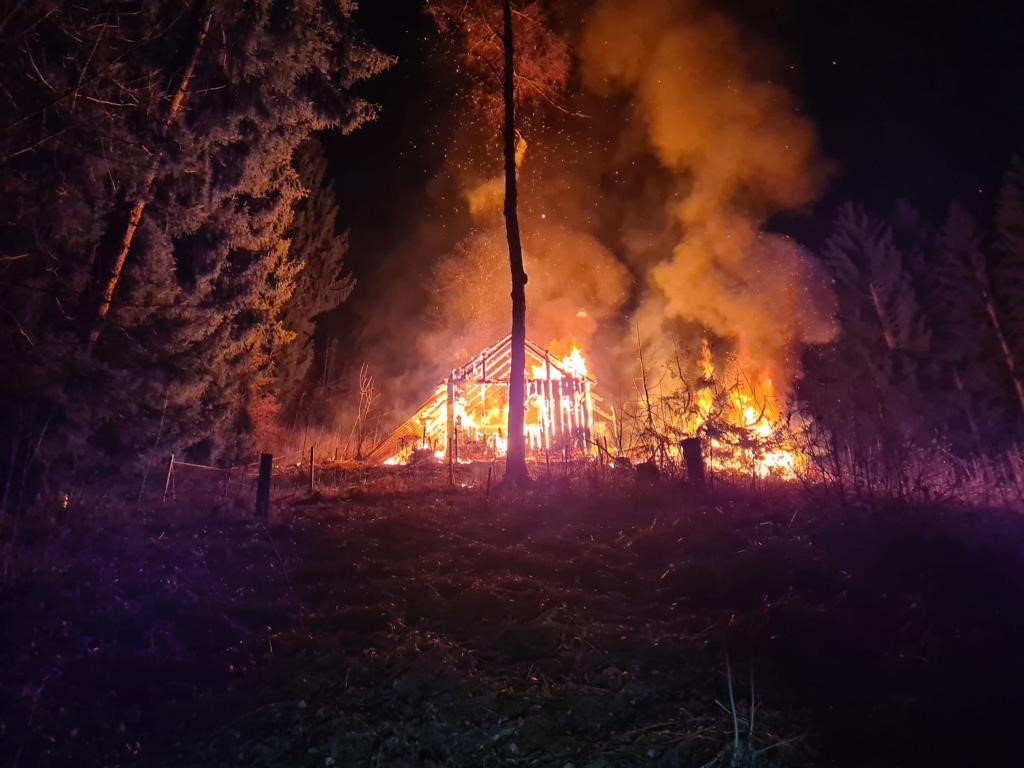 Un chalet a pris feu à Glion, pas de blessés
